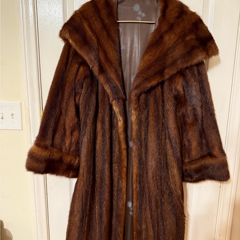 SOLD - Late 1940s-1950s Genuine Mink Fur Coat (Chocolate Brown)